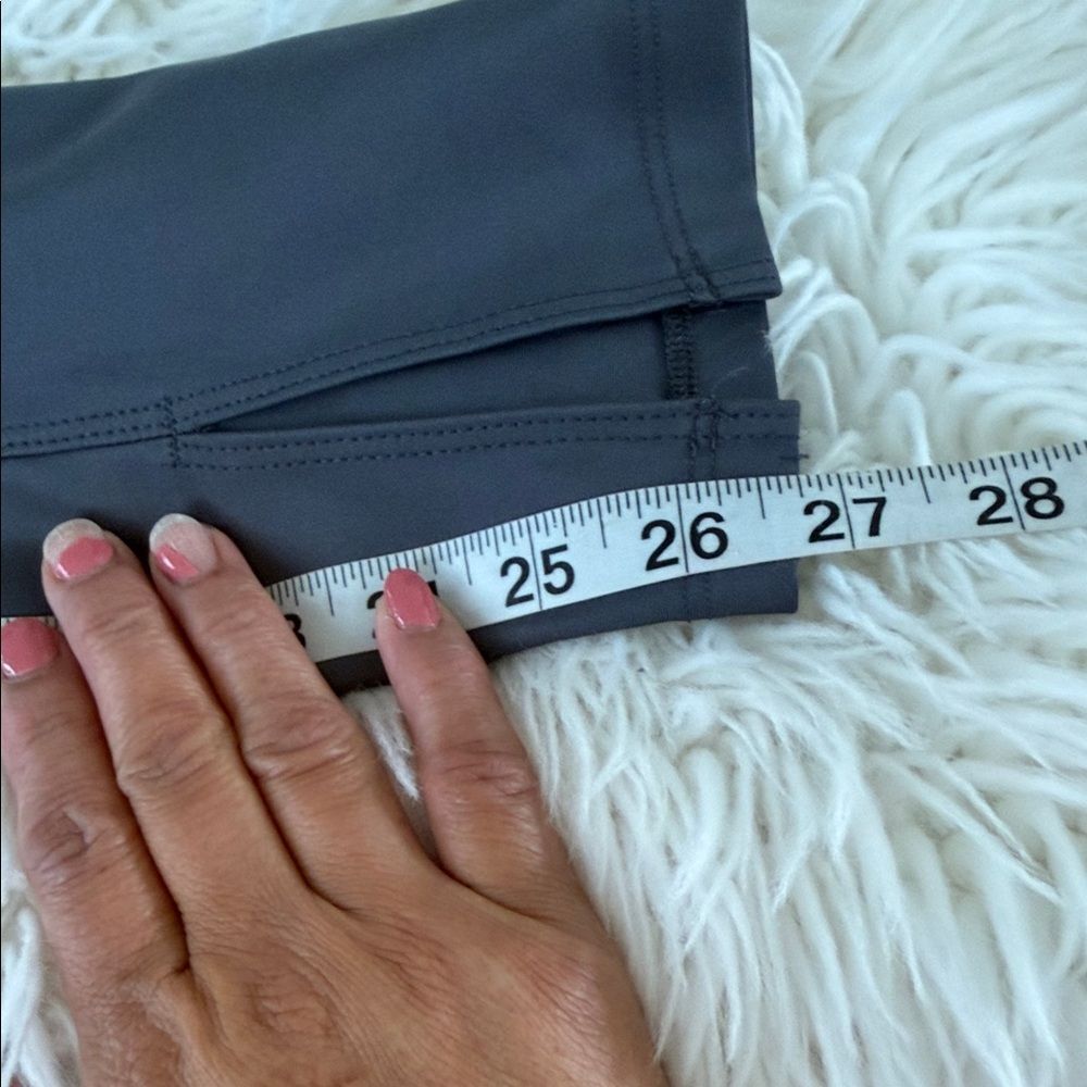 Peloton Charcoal High-Rise Leggings Size Large - Picture 4 of 9